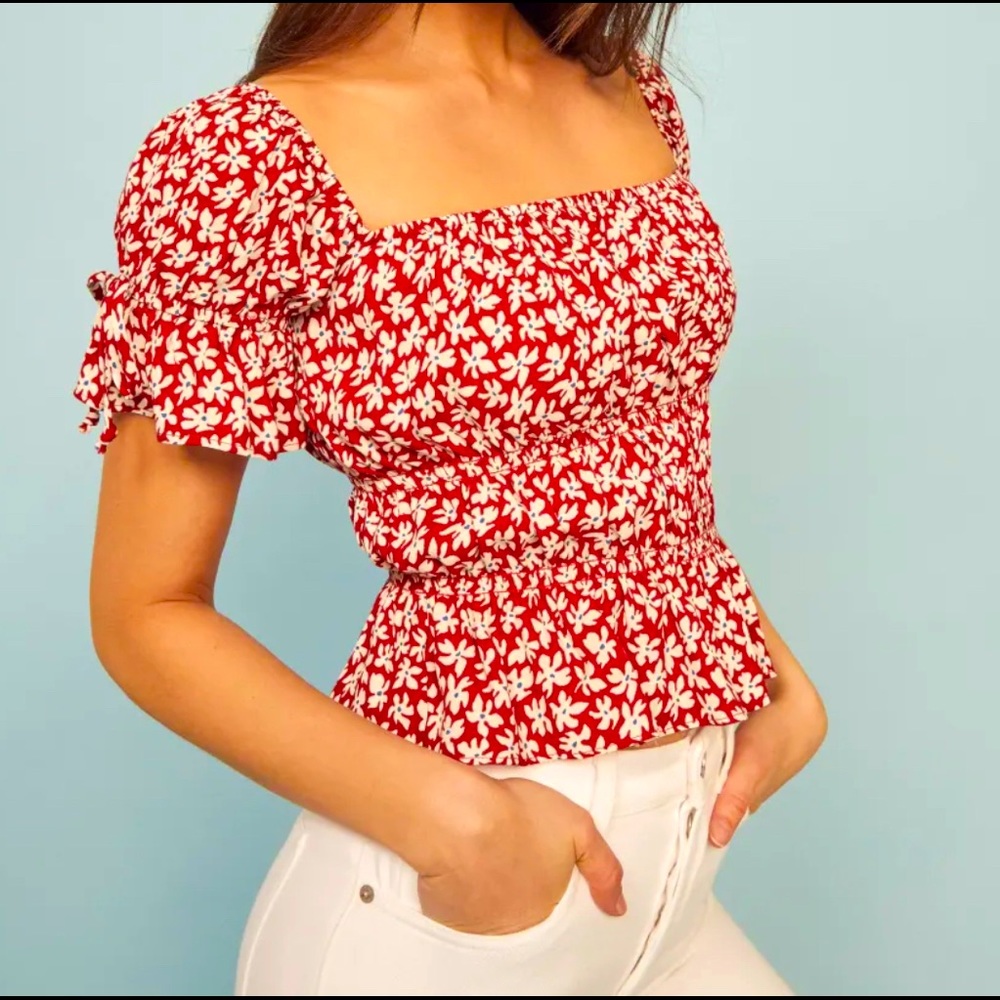 Reformation Solis Top in Grenadine